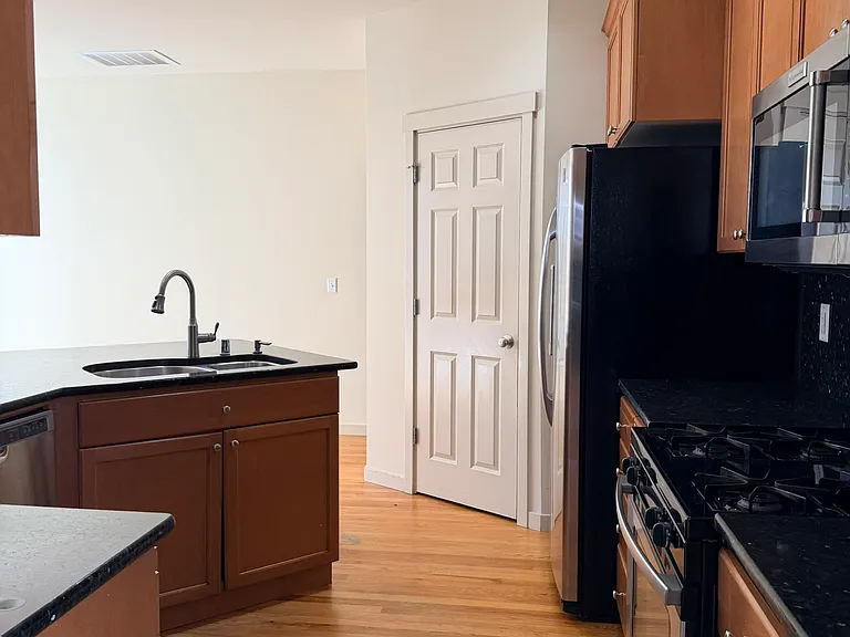2117 32nd Ave NE — Photo 9