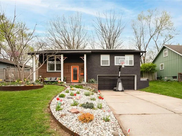 1929 SW 2nd St, Lees Summit, MO 64081