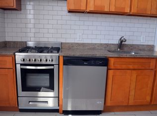 6769 78th St APT 2R, Middle Village, NY 11379