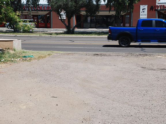 4th image of 2522 N 35th Ave Lot 1