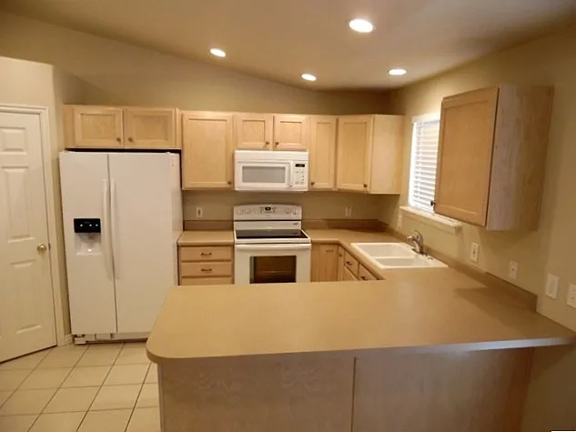 5763 W Sunbright Ln — Photo 3