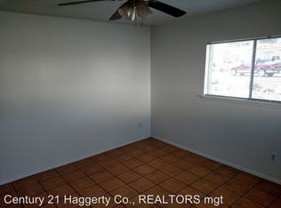 906 Foster Rd, Las Cruces, NM 88001