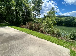 15 River Spur W, Burkesville, KY 42717