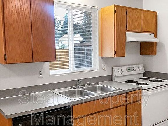 3rd image of 4707 S Puget Sound Ave APT B
