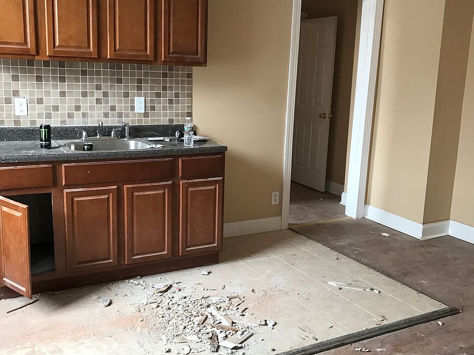 2nd image of 3641 N 15th St APT 5R
