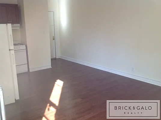 Rented by BRICK & GALO REALTY CORP | media 4