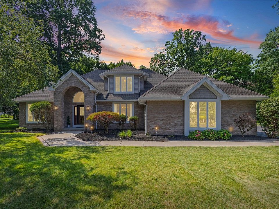 1st image of 6 Crabtree Cir