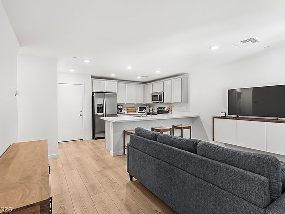 5th image of 6308 Foxes Dale St