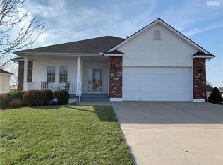 913 SW Soldier Ct, Lees Summit, MO 64082