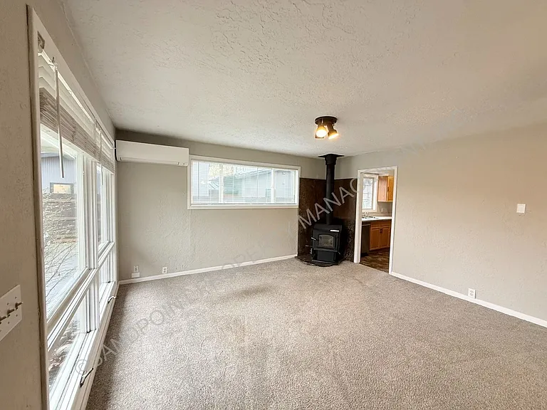 819 Hickory St — Photo 7