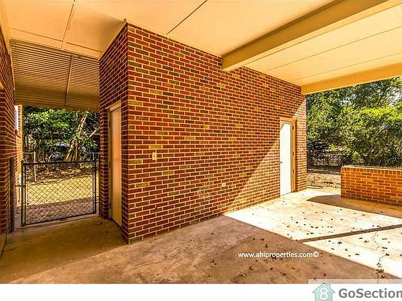 2nd image of 2748 Crestview Ave