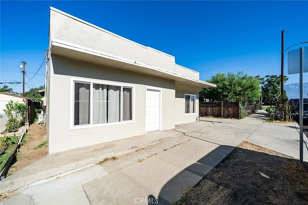 3 bed, 1258 sqft, $3,400 — Photo 2