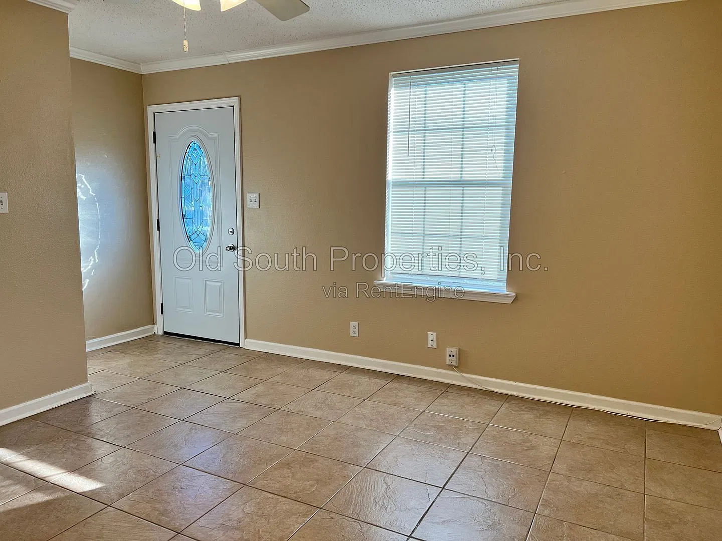 2 bed, 1.0 bath, 780 sqft, $1,200 — Photo 3