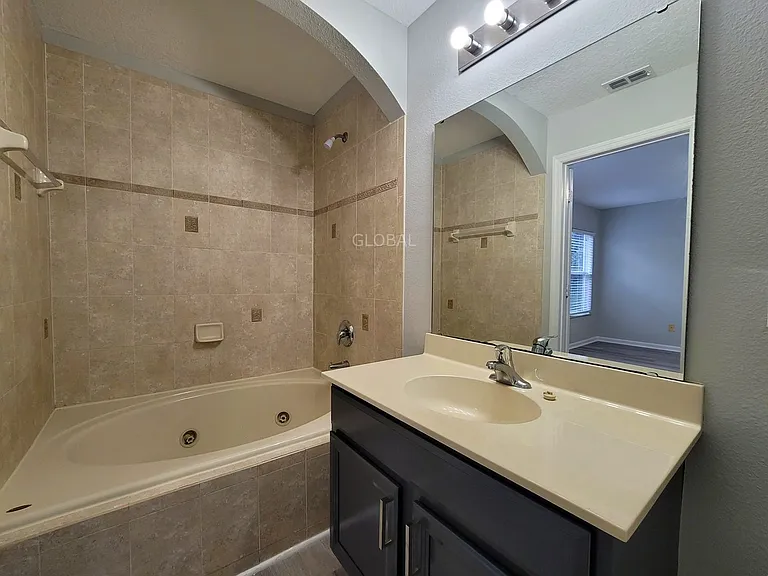 10254 Park Commons Dr — Photo 8