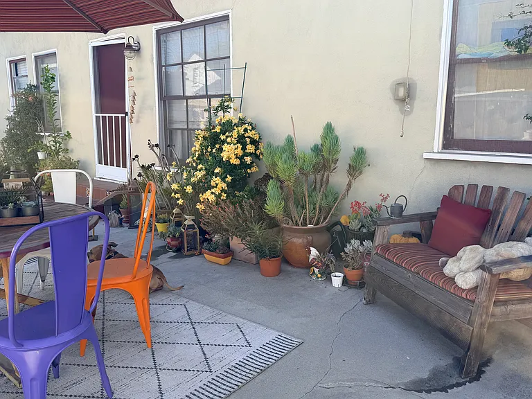 2307 1/2 Laverna Ave — Photo 22
