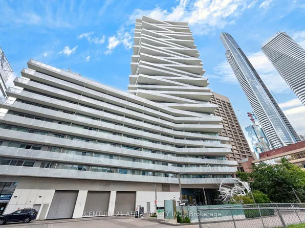 15 Queens Quay E #1108, Toronto, ON M5E 0A4