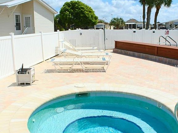 5th image of 127 Begonia Ln #309
