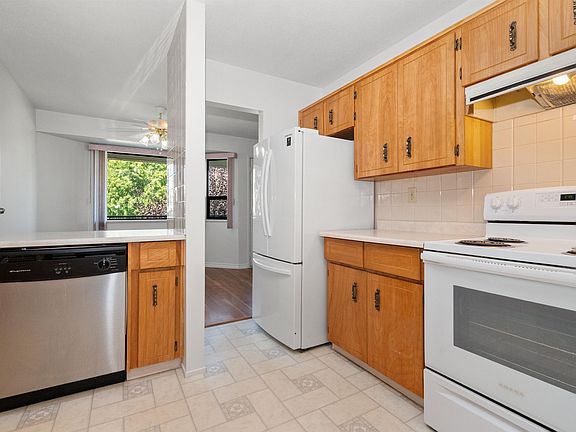 4th image of 7455 Huron St #6