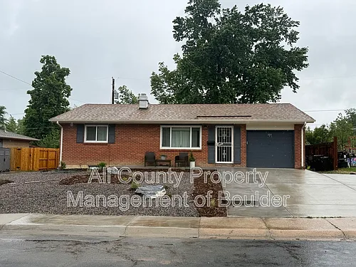 380 S 42nd St Photo 1