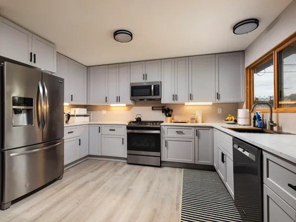 617 Inwood Dr, Santa Barbara, CA 93111