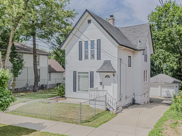 538 Raymond St, Elgin, IL 60120