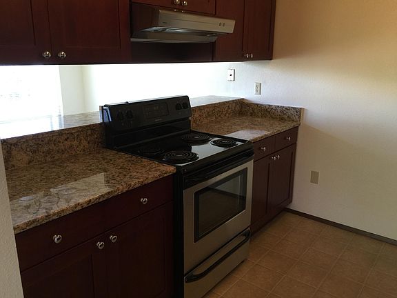 4th image of 909 N 8th St