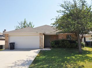 656 Rosario Ln, Fort Worth, TX 76109