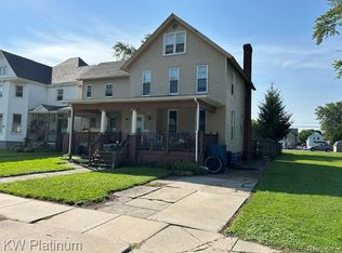 822 Pine St, Port Huron, MI 48060