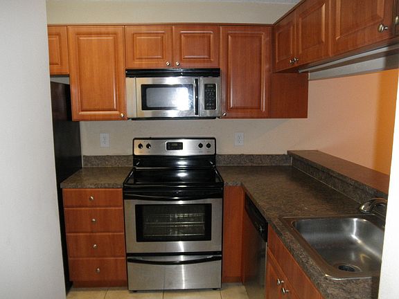 5th image of 11102 Glenmoor Dr