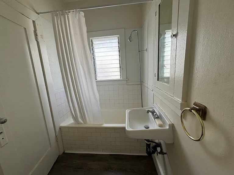 206 N New Hampshire Ave #10 — Photo 5