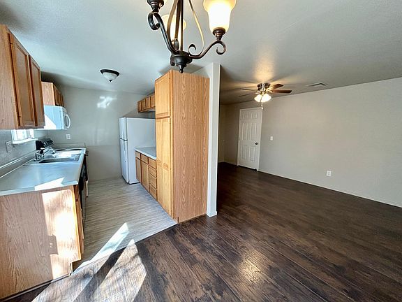 5th image of 4061 Village Dr