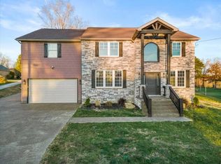 407 Center Grange Rd, Monaca, PA