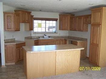 3rd image of 7649 Maplewood Ct