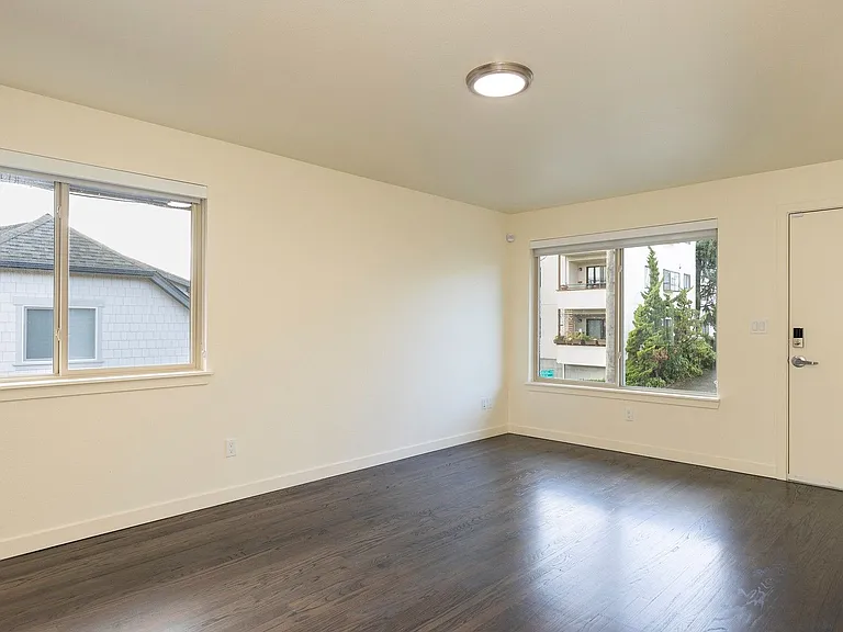 Ballard Seattle 2-Bedroom Apartment for Rent | Private Entrance, In-Unit Washer/Dryer, Smart Home... — Photo 23