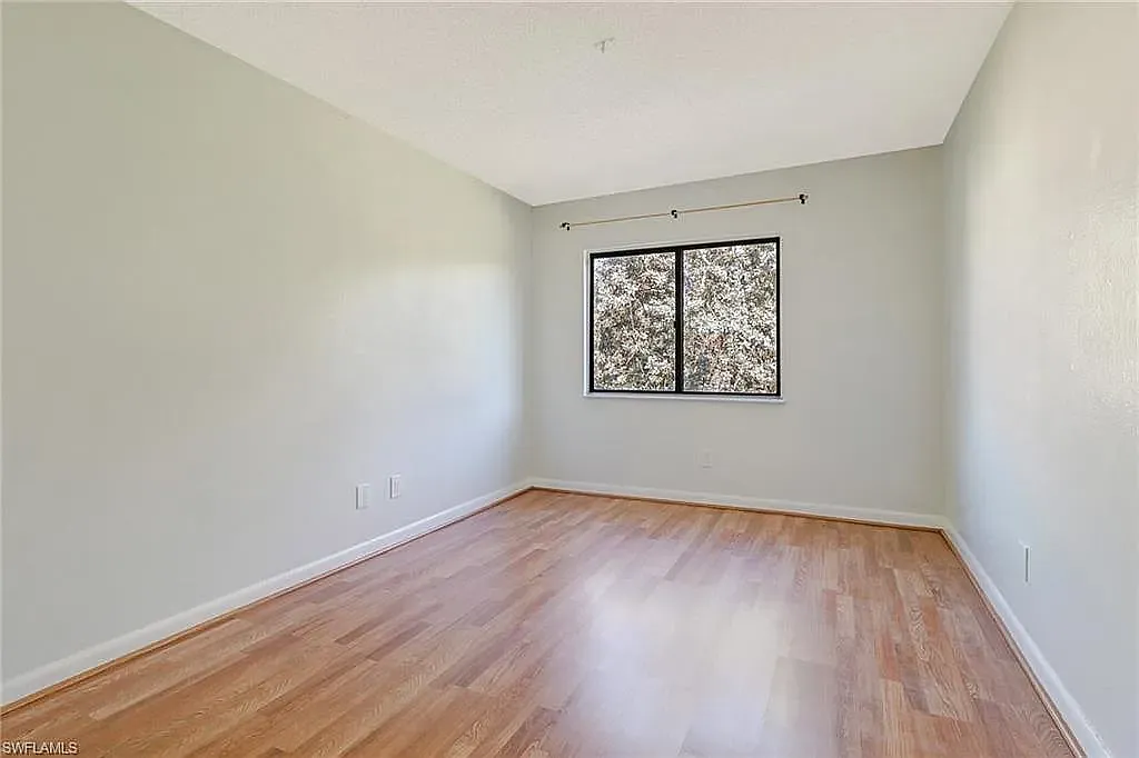 4033 Sandlewood Ln — Photo 4