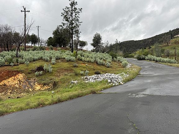 3rd image of 8664 Landmark Cir