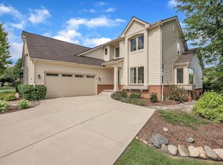 17665 Lake View Cir, Northville, MI 48168