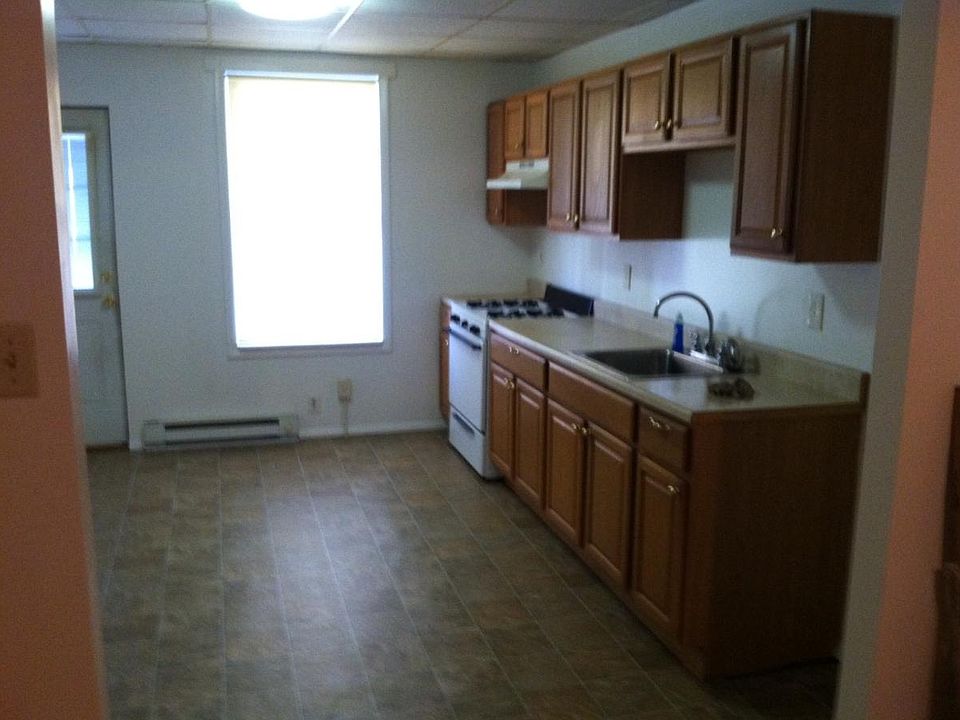 2nd image of 1332 Glyndon Ave