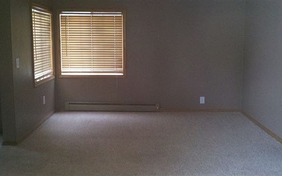 5th image of 107 W Alturas Ave