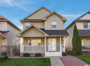 163 Blakeney Cres, Saskatoon, SK S7L7N5