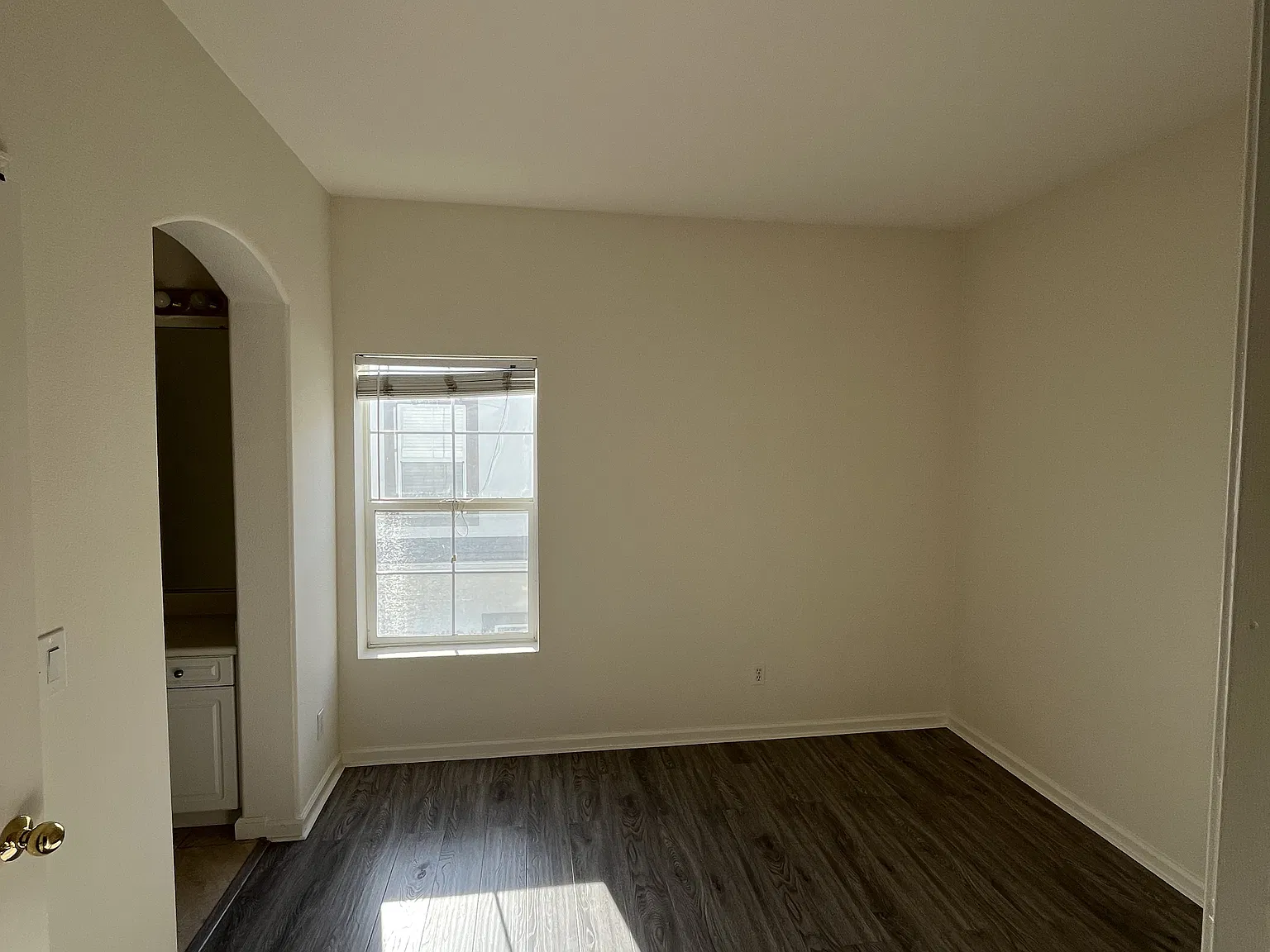 3 bed, 3.5 bath, 1534 sqft, $4,995 — Photo 4