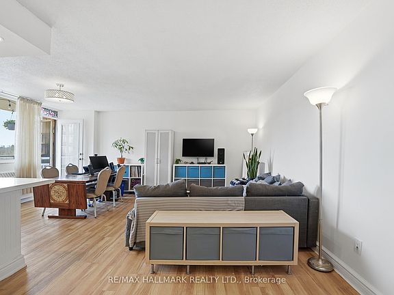 2nd image of 180 Markham Rd #503