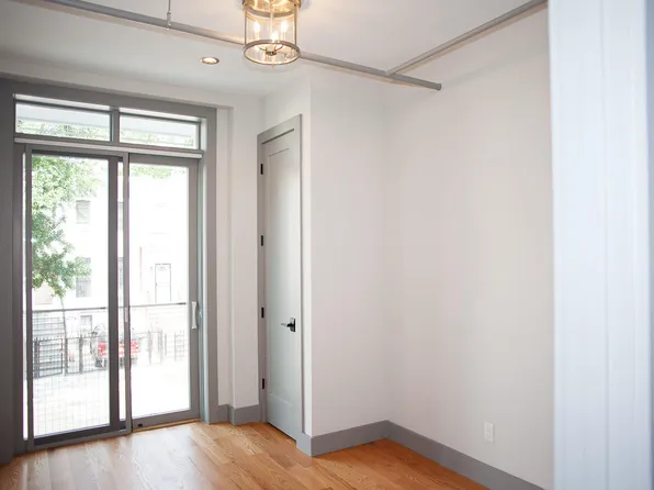 18 Stanhope Street image 4 of 12