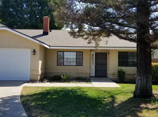 1746 E Carson Ave, Tulare, CA 93274