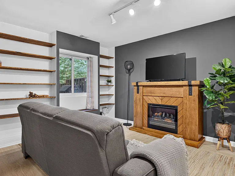 2190 Cartwright Pl — Photo 47