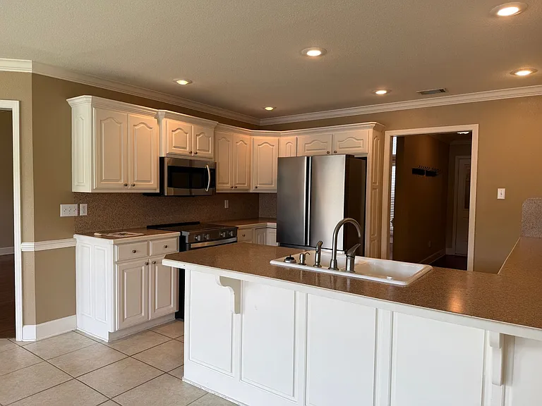 34 Lakeview Ln — Photo 6