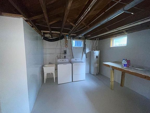 3rd image of 654 22nd St N