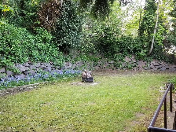 Private, fenced back yard.