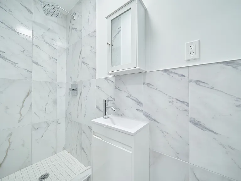 153 Norfolk St #1E — Photo 2