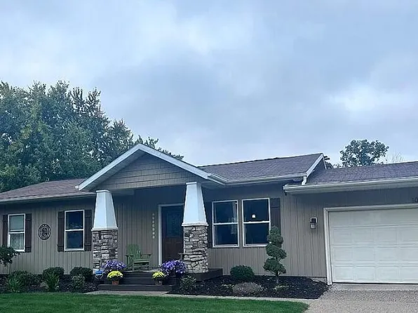 1021 Needham Ct NW, Grand Rapids, MI 49544
